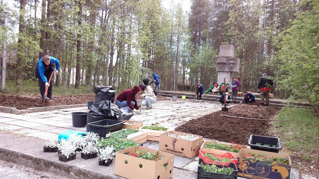 Погода в пяозерский рп5. Благоустройство братской могилы. Проект благоустройства захоронения. Пос Пяозерский. Храм Пяозерский.